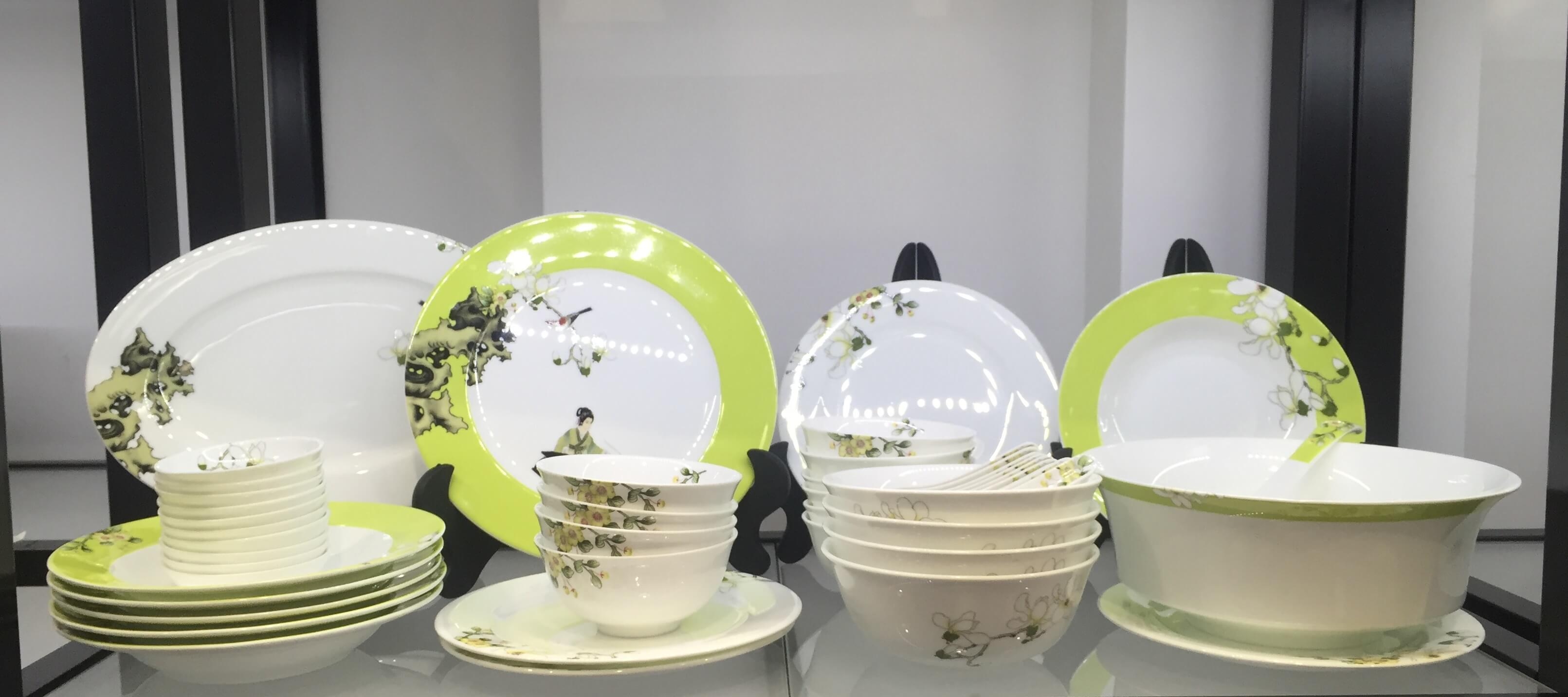 Gift set (48 pieces of tableware)